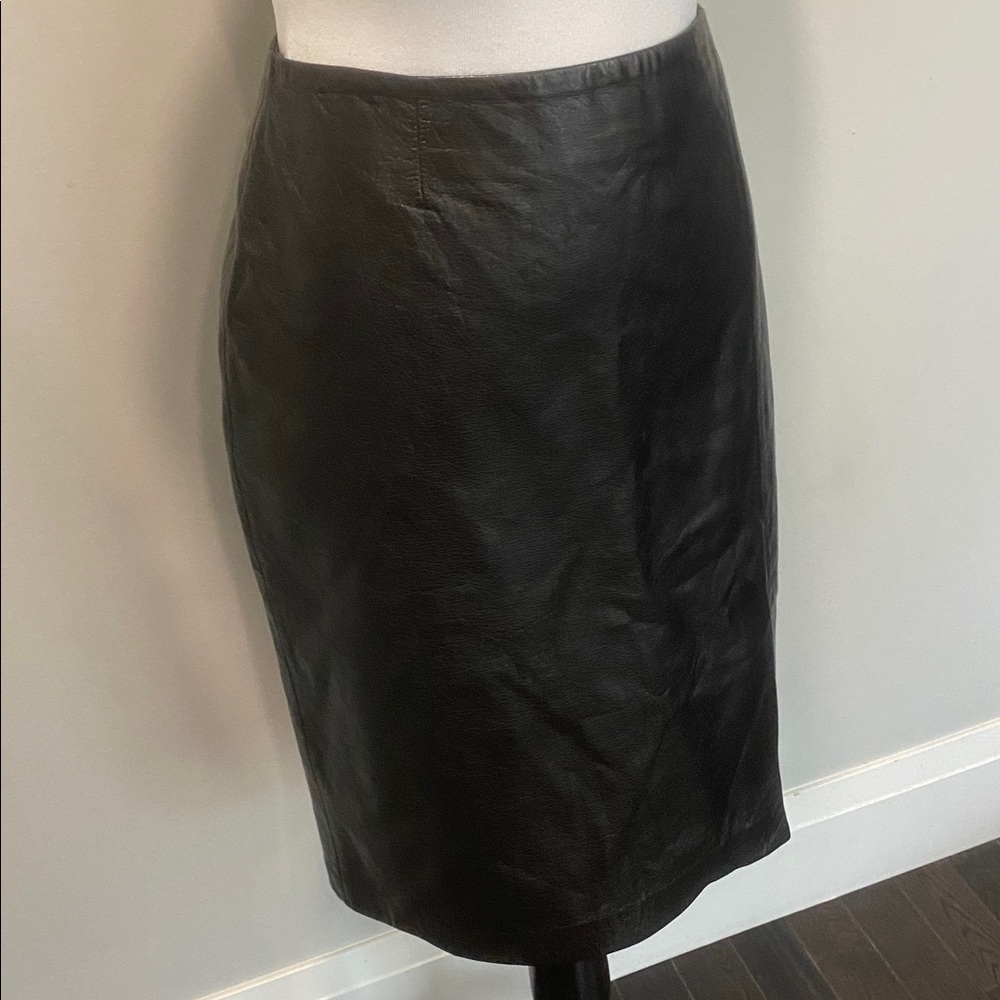Danier Black Leather Pencil Skirt Side Slit Size 6 Knee Length - Picture 7 of 16